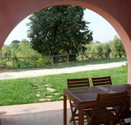 Agriturismo Podere La Casa Palaia Buitenkant foto