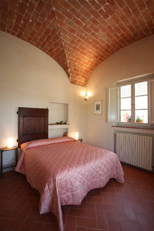 Agriturismo Podere La Casa Palaia Buitenkant foto