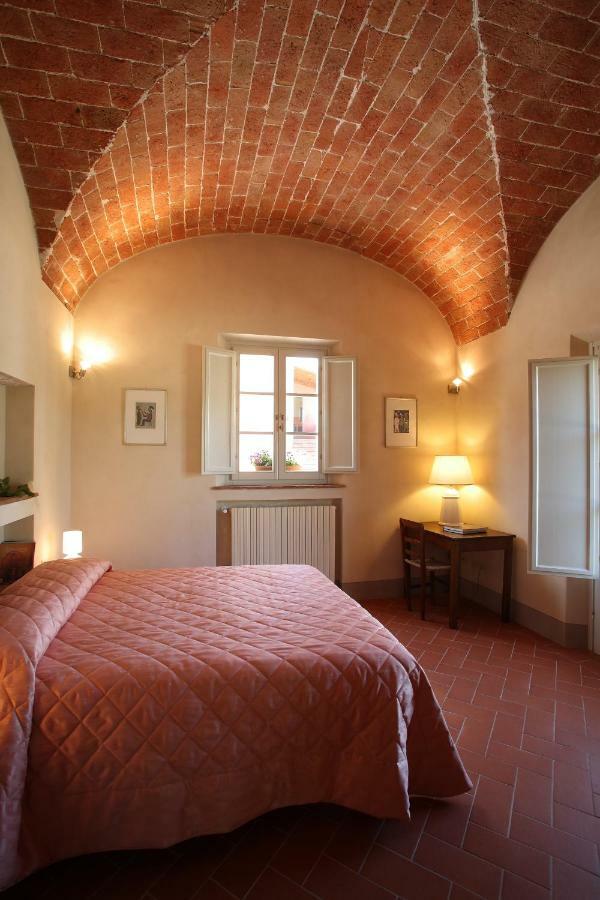 Agriturismo Podere La Casa Palaia Buitenkant foto